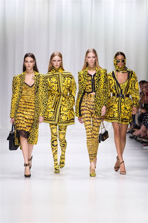 Watch Versace Spring 2018 Ready